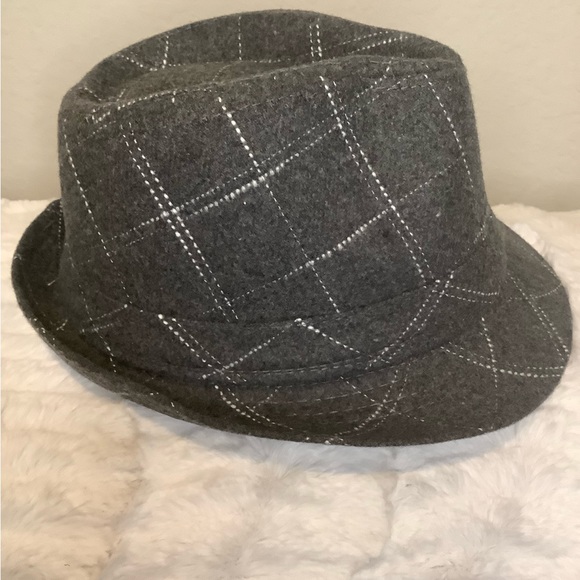 Hat - Picture 3 of 3